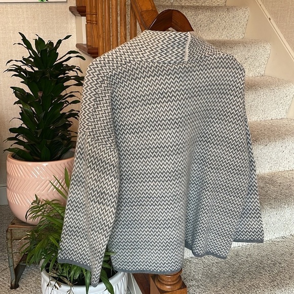 Cozy Neutral Wool Cardigan - Picture 5 of 10